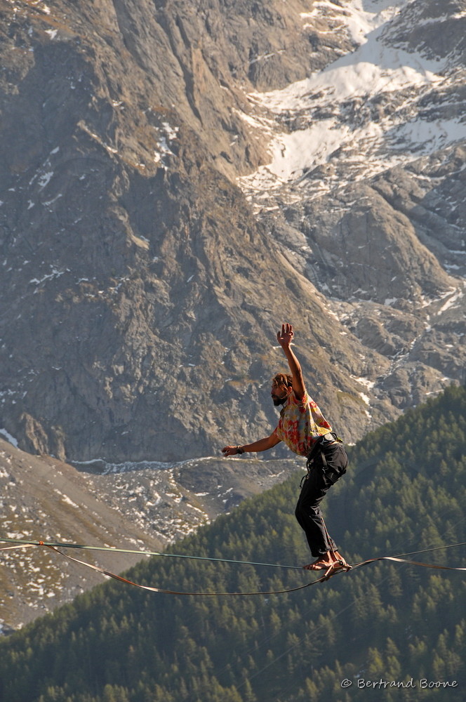 Slackline au Chazelet - La Grave - Hautes Alpes - France