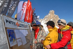 Cortina snowkite contest 2009 passo Giau Italy