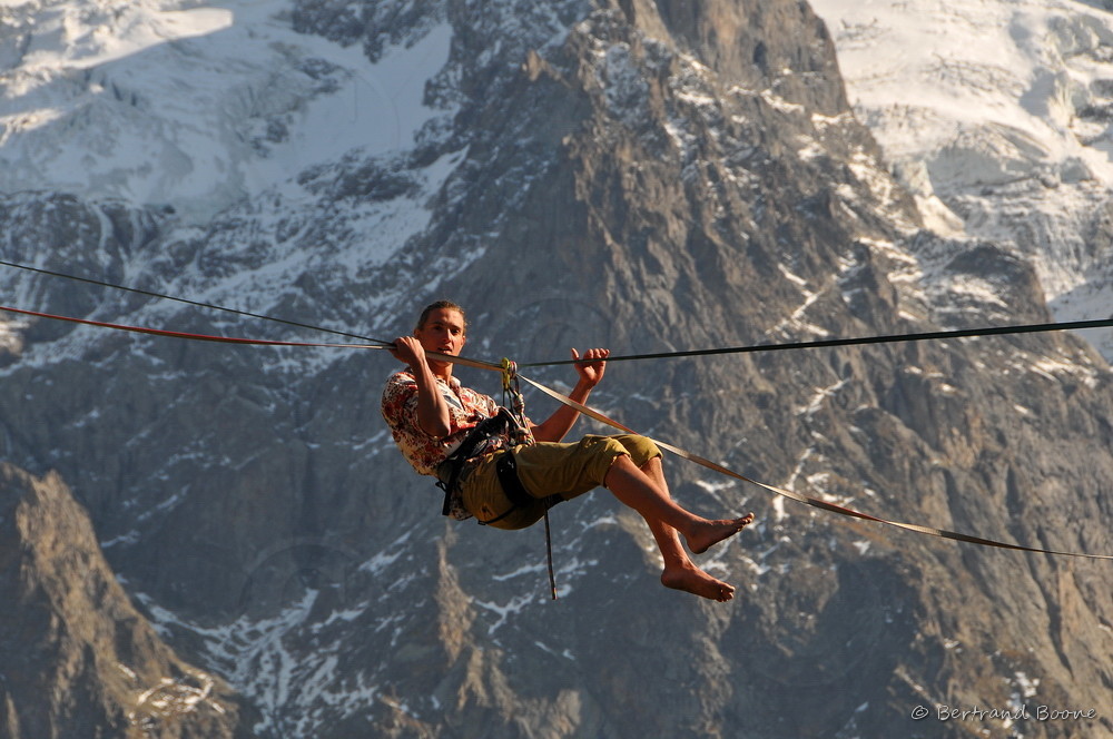 Slackline au Chazelet - La Grave - Hautes Alpes - France