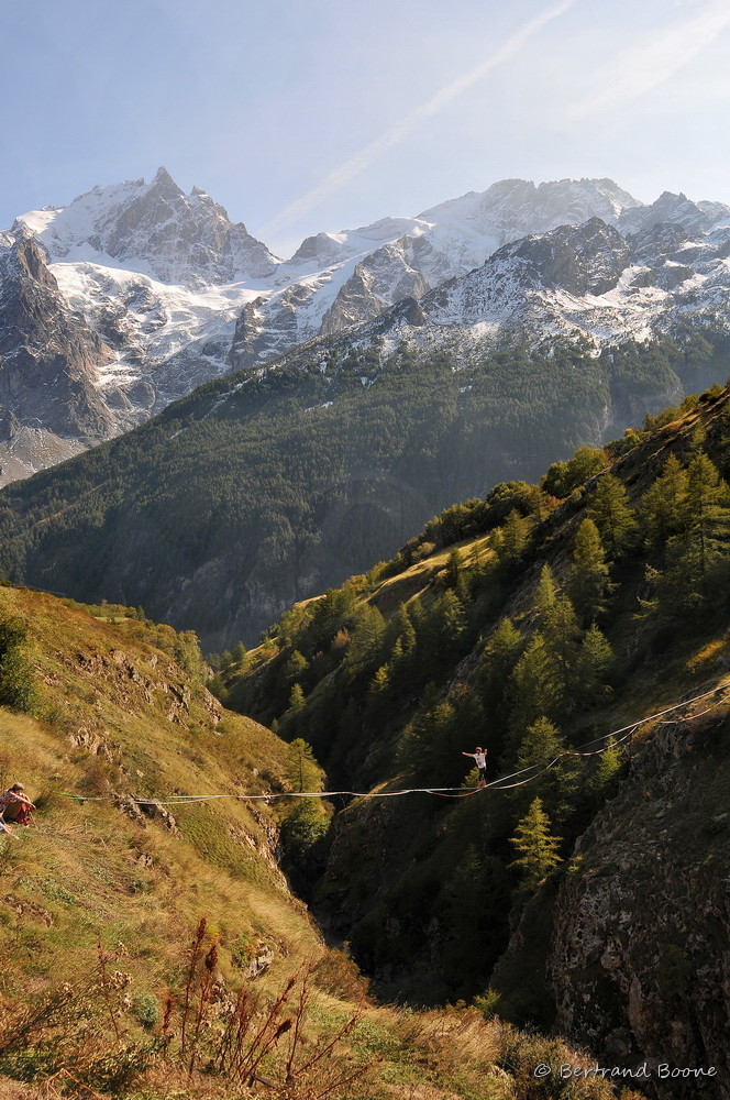 Slackline au Chazelet - La Grave - Hautes Alpes - France