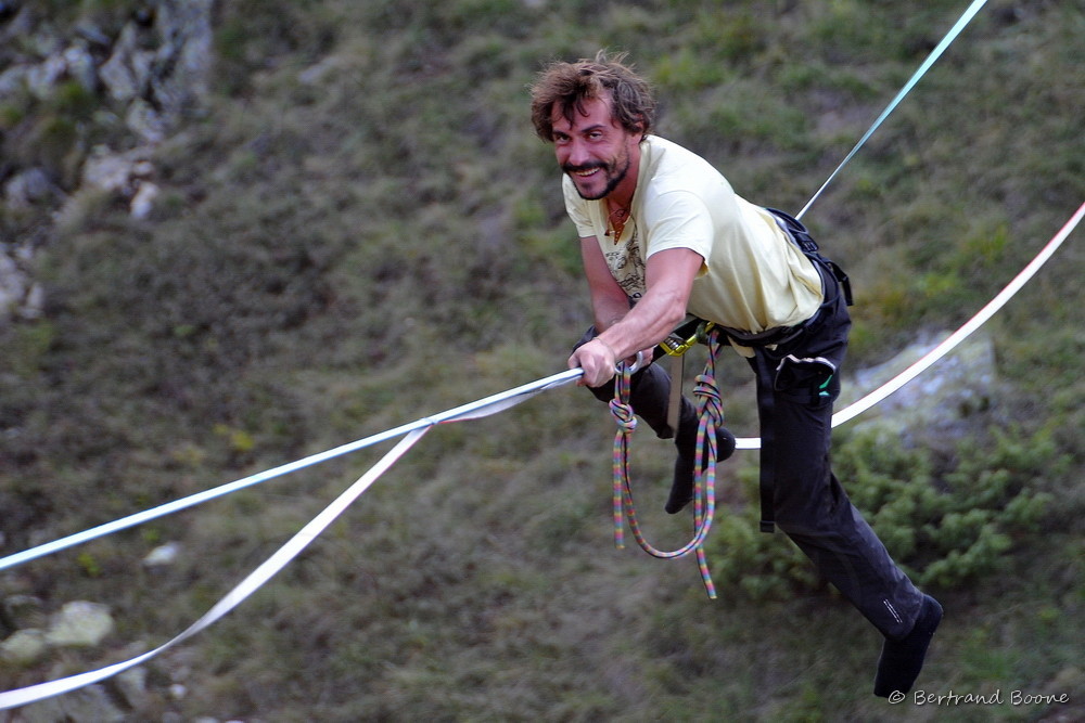 Slackline au Chazelet - La Grave - Hautes Alpes - France