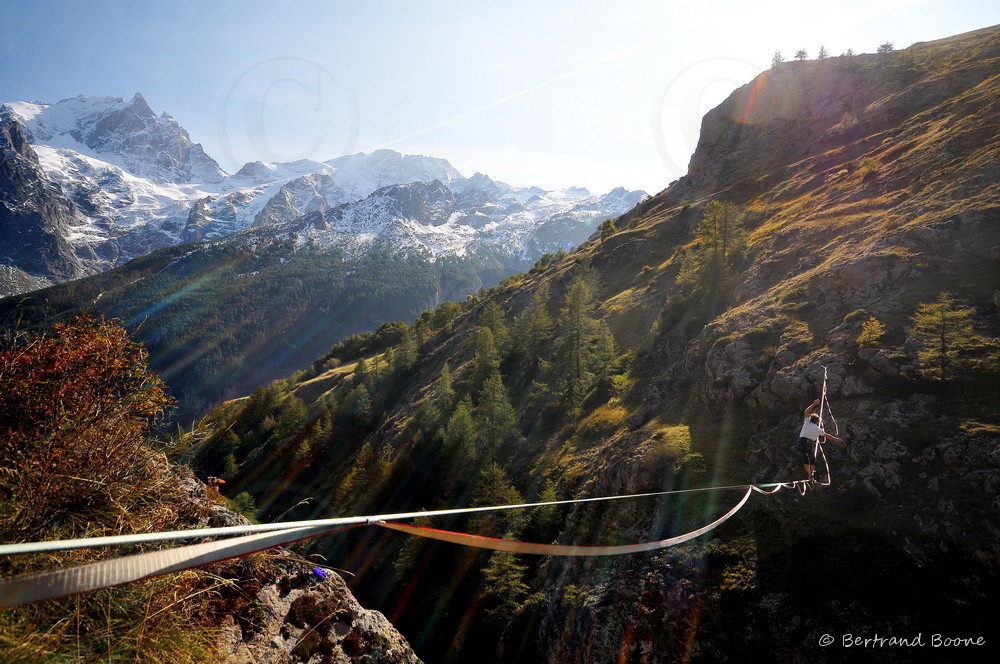 Slackline au Chazelet - La Grave - Hautes Alpes - France