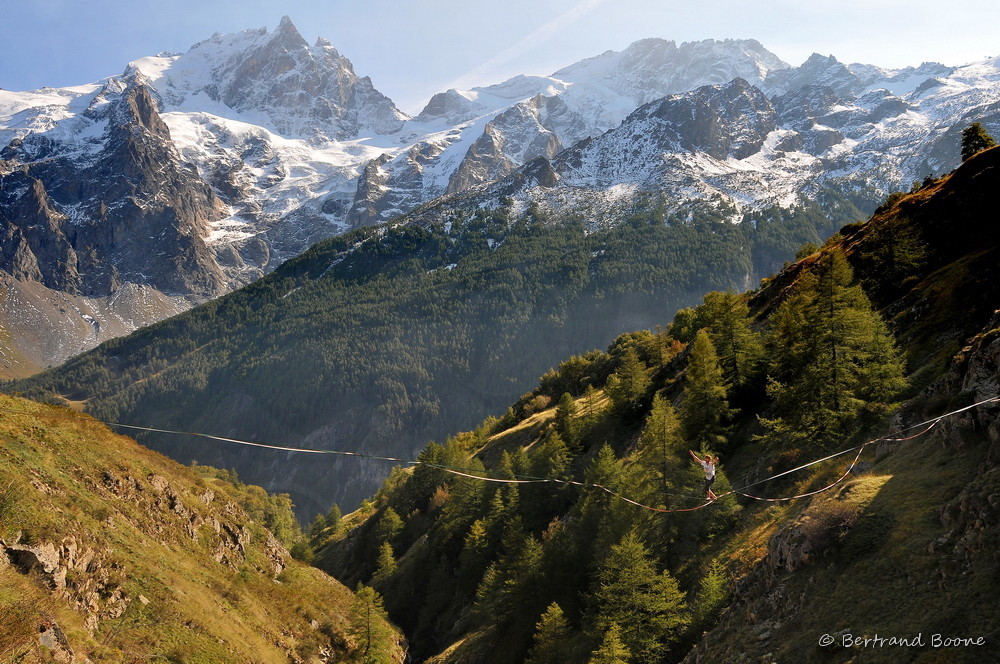 Slackline au Chazelet - La Grave - Hautes Alpes - France