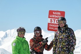 Etienne Lhote, Fabio Ingrosso et Johann Civel - snowkite en Georgie