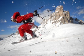 Cortina snowkite contest 2009 passo Giau Italy