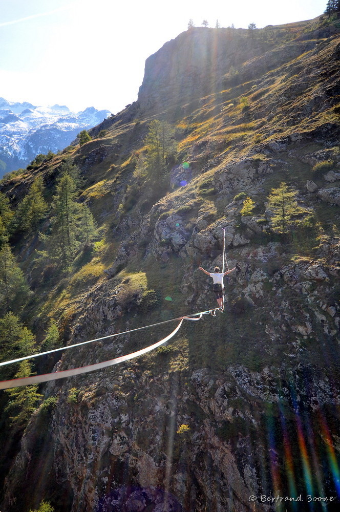 Slackline au Chazelet - La Grave - Hautes Alpes - France