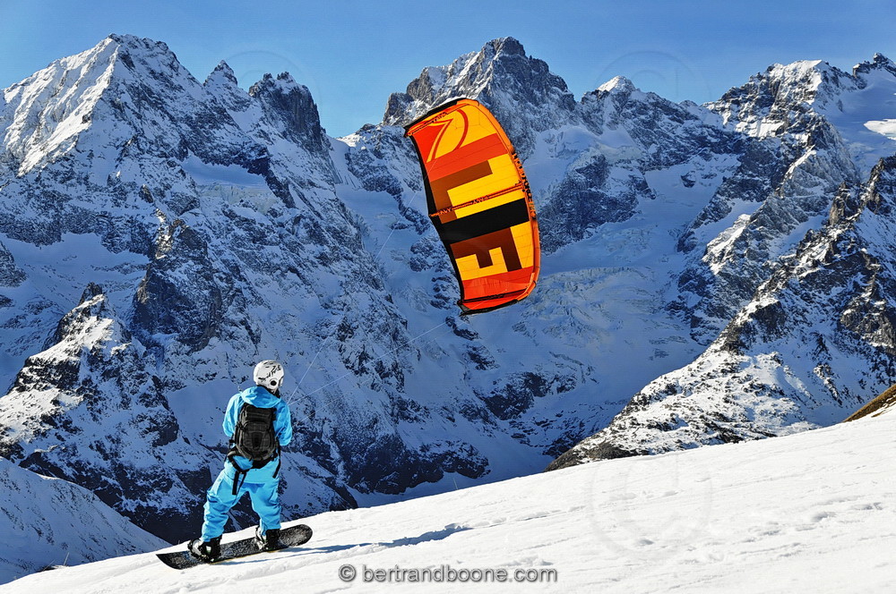 Romain Luppi snowkite au col du Lautaret