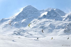 Romain Luppi, Fabio Ingrosso et Goody Gaudard - simplon pass - snowkite en Suisse