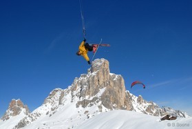 Cortina snowkite contest 2009 passo Giau Italy