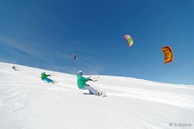 Goody Gaudard, Fabio Ingrosso, Romain Luppi - snowkite en Macedonia - Popova Shapka