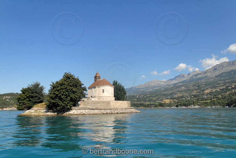 lac de Serre Ponçon - Hautes Alpes - France