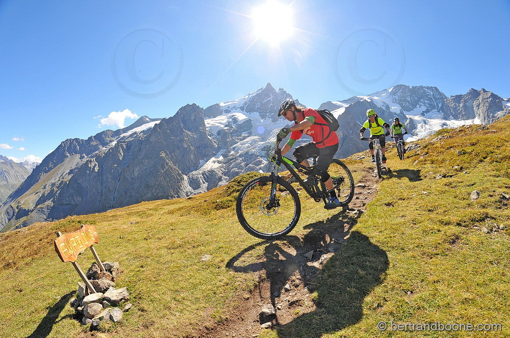 VTT dans les vallons de La Meije (05)