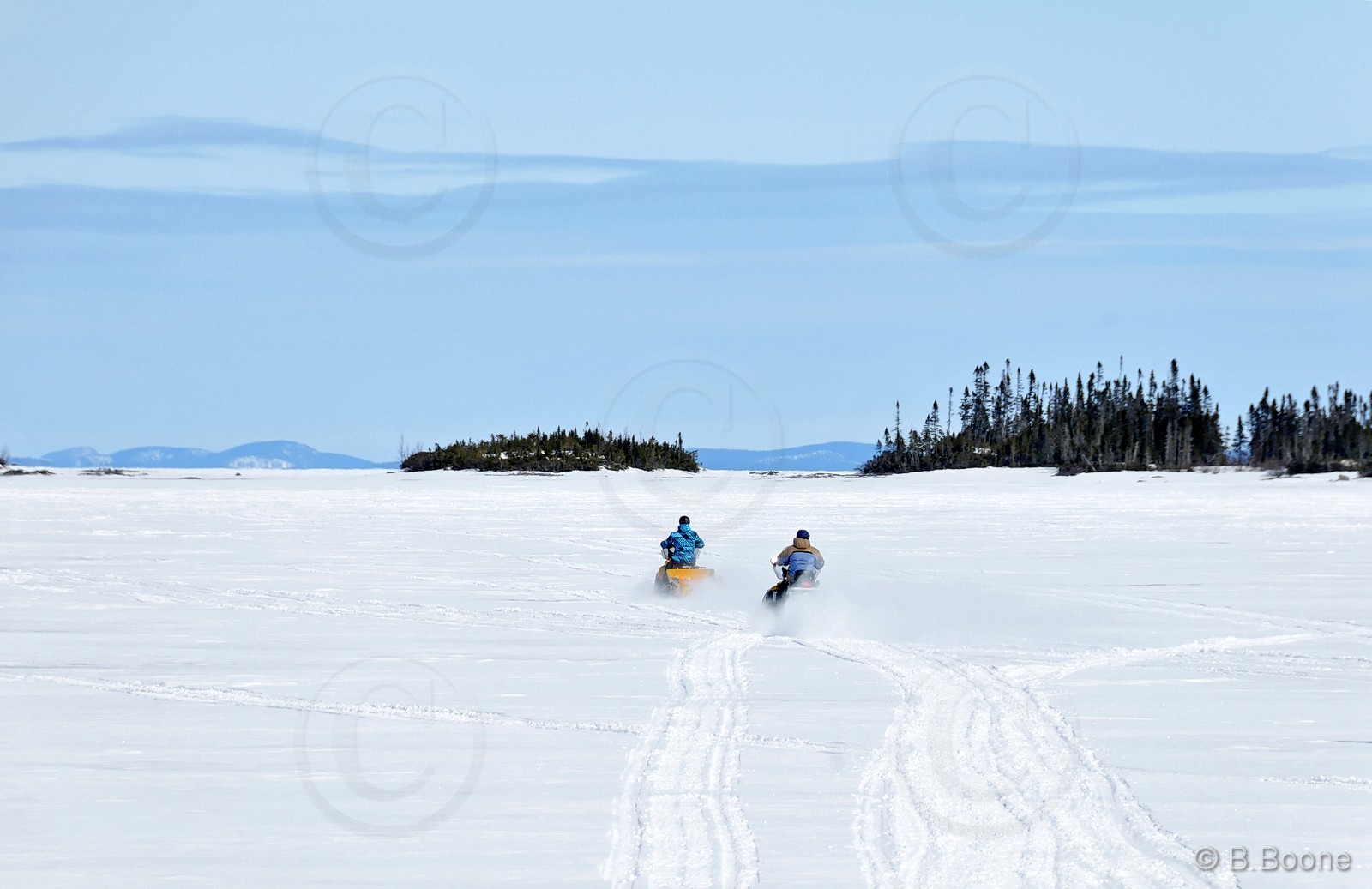 120403-066 © B.Boone