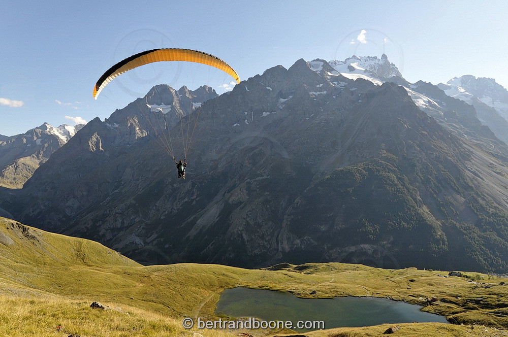 Manu Lestienne - parapente au lac du Pontet - hautes alpes - Fr