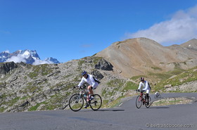 cyclistes au col du Galibier (05)