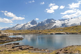 lac noir et massif de La Meije - hautes alpes - France