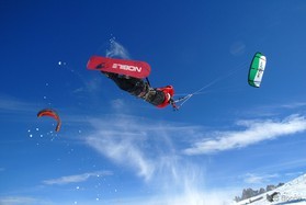 Mathieu Blanchard- Cortina snowkite contest 2009 passo Giau Italy