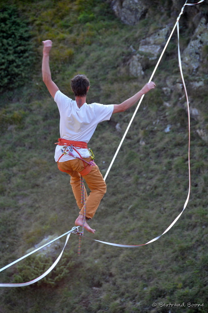 Slackline au Chazelet - La Grave - Hautes Alpes - France