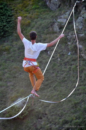 Slackline au Chazelet - La Grave - Hautes Alpes - France