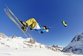Anton Uzhegov - Snowkite Masters 2012 - col du Lautaret (05) France