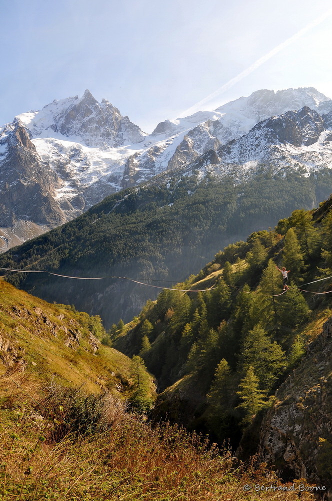 Slackline au Chazelet - La Grave - Hautes Alpes - France