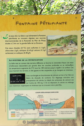 fontaine pétrifiante de Réotier (05) FR