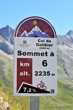 cyclistes au col du Galibier (05)