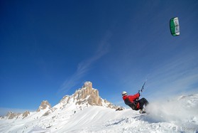 Cortina snowkite contest 2009 passo Giau Italy