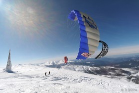 Etienne Lhote, Fabio Ingrosso et Johann Civel - Bakuriani - snowkite en Georgie