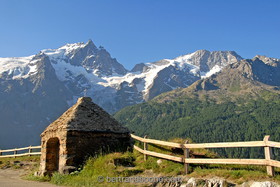 Oratoire du Chazelet et La Meije- hautes alpes - France