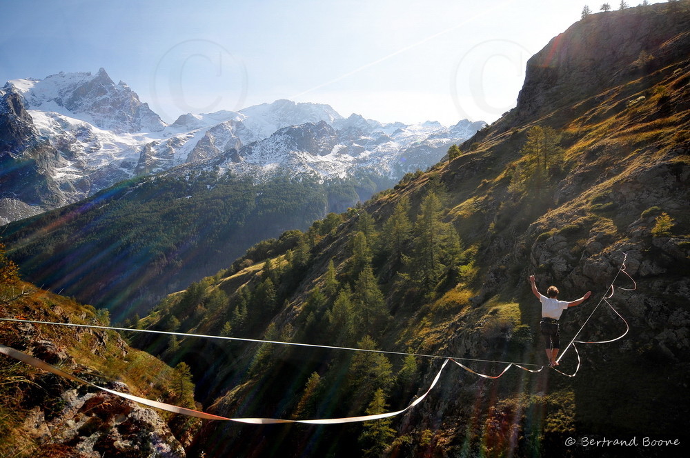 Slackline au Chazelet - La Grave - Hautes Alpes - France