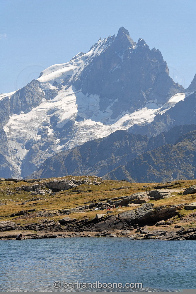 lac noir et massif de La Meije - hautes alpes - France