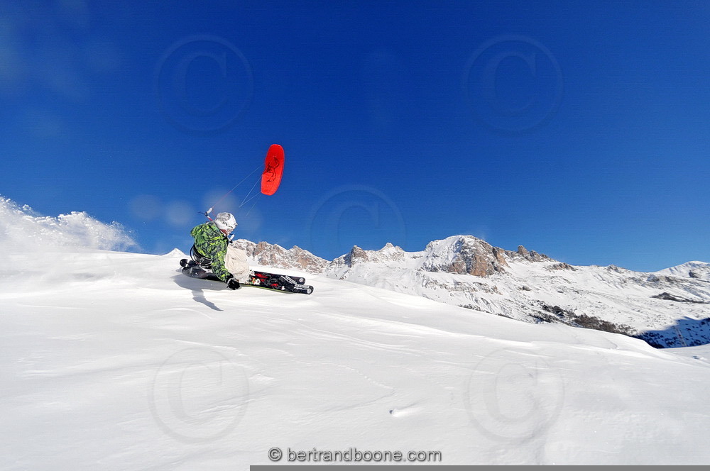 Jérome Josserand - snowkite au col du Lautaret (05)