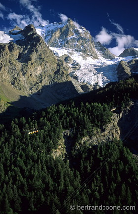 Au Pays de La Meije-Hautes Alpes-France