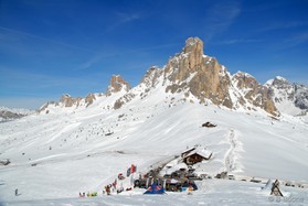 Cortina snowkite contest 2009 passo Giau Italy