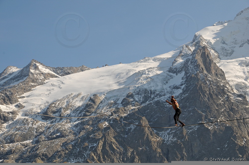 Slackline au Chazelet - La Grave - Hautes Alpes - France