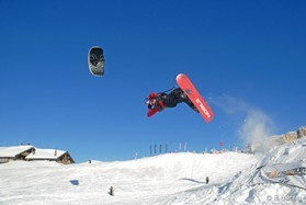 Mathieu Blanchard- Cortina snowkite contest 2009 passo Giau Italy