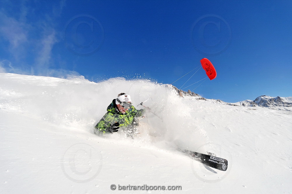 Jérome Josserand - snowkite au col du Lautaret (05)