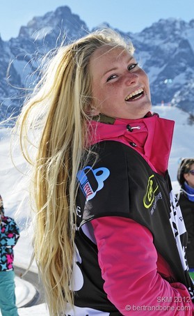 Sophie Gram - Snowkite Masters 2012 - col du Lautaret (05) France