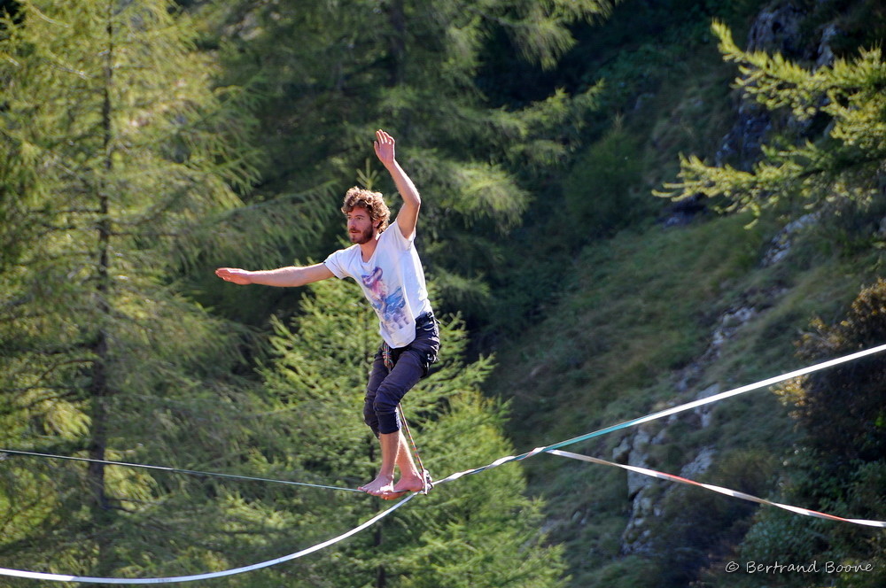Slackline au Chazelet - La Grave - Hautes Alpes - France