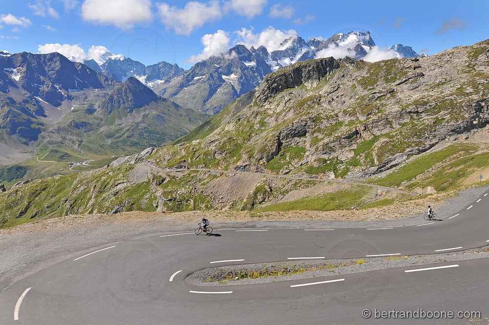 cyclistes au col du Galibier (05)