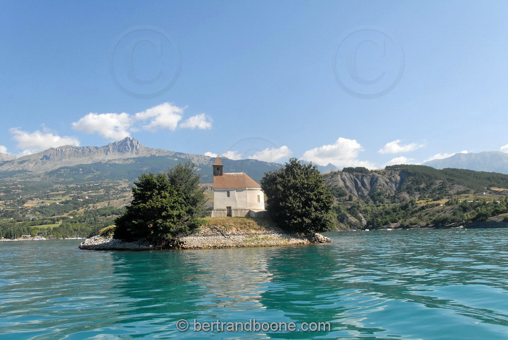 lac de Serre Ponçon - Hautes Alpes - France