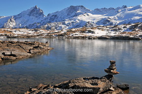 Lac noir et massif de la Meije - Hautes Alpes - France
