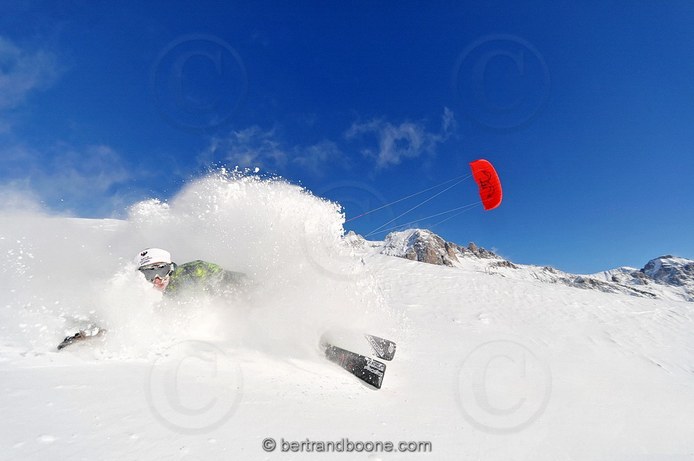 Jérome Josserand - snowkite au col du Lautaret (05)