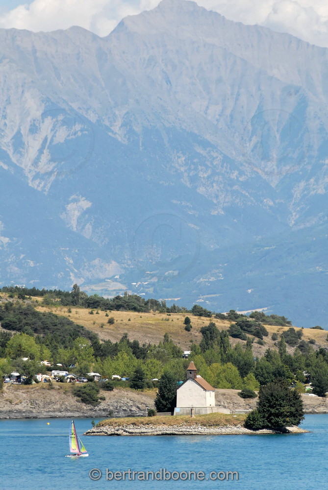 lac de Serre Ponçon - Hautes Alpes - France