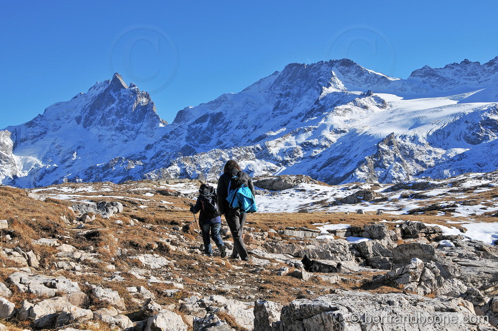 Lac noir et massif de la Meije - Hautes Alpes - France
