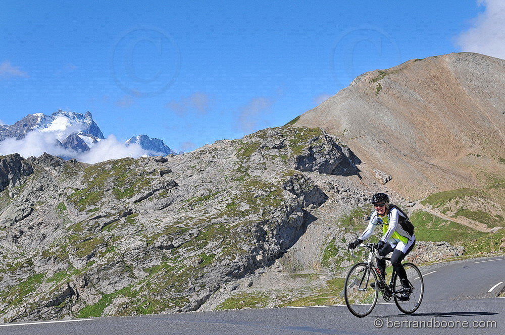 cyclistes au col du Galibier (05)