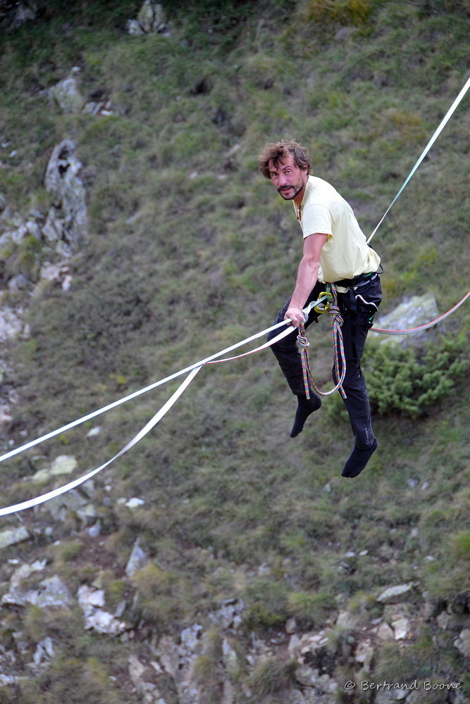 Slackline au Chazelet - La Grave - Hautes Alpes - France