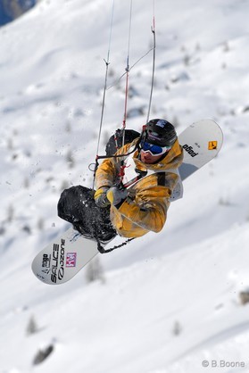 Cortina snowkite contest 2009 passo Giau Italy